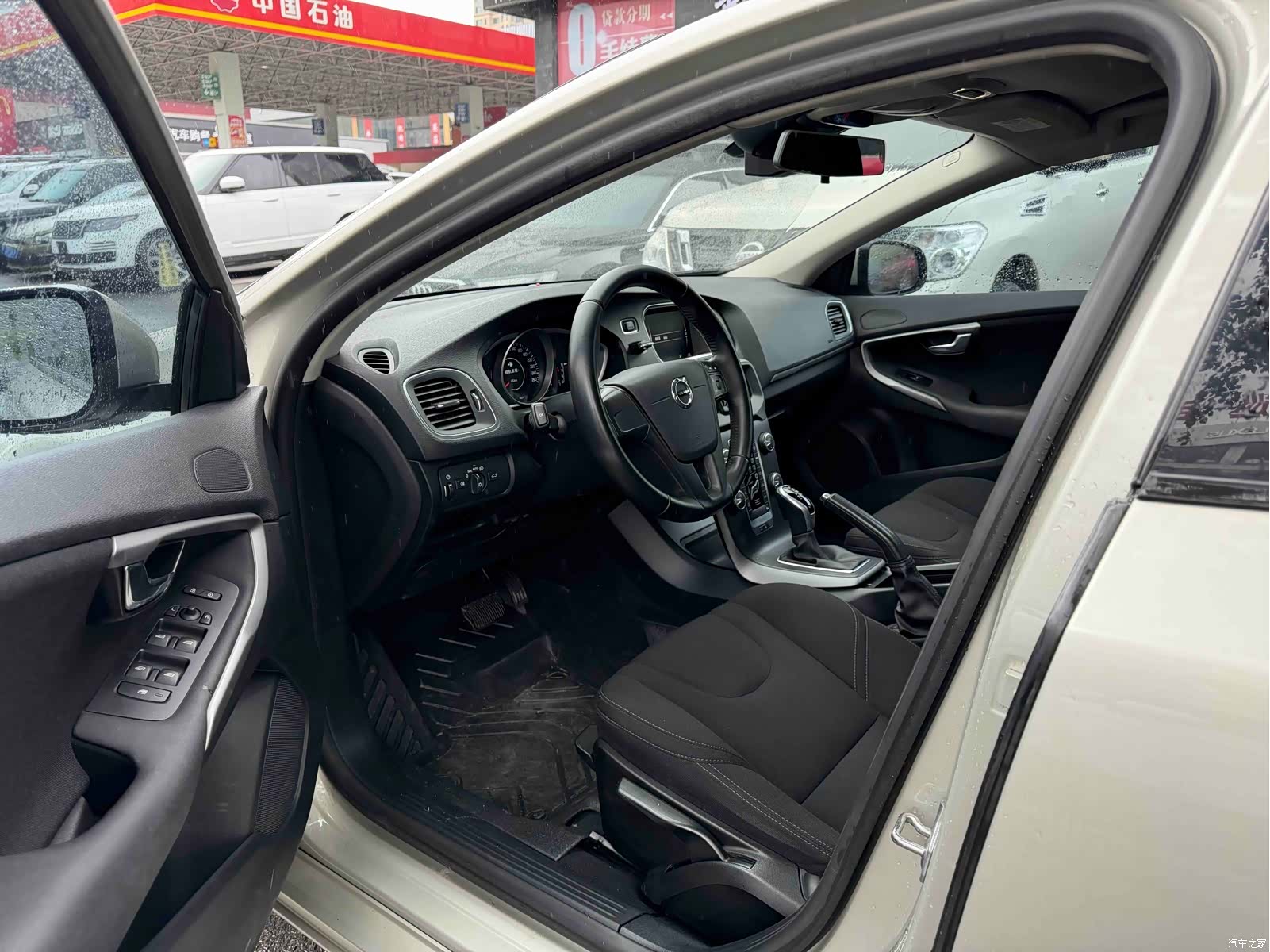 Volvo V40, 2017 все фото