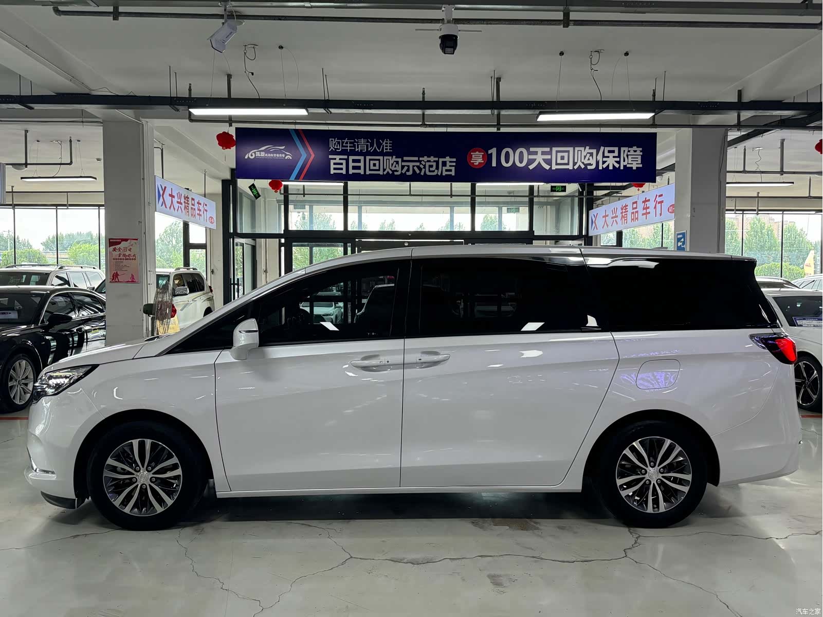 Buick GL8, 2022 4