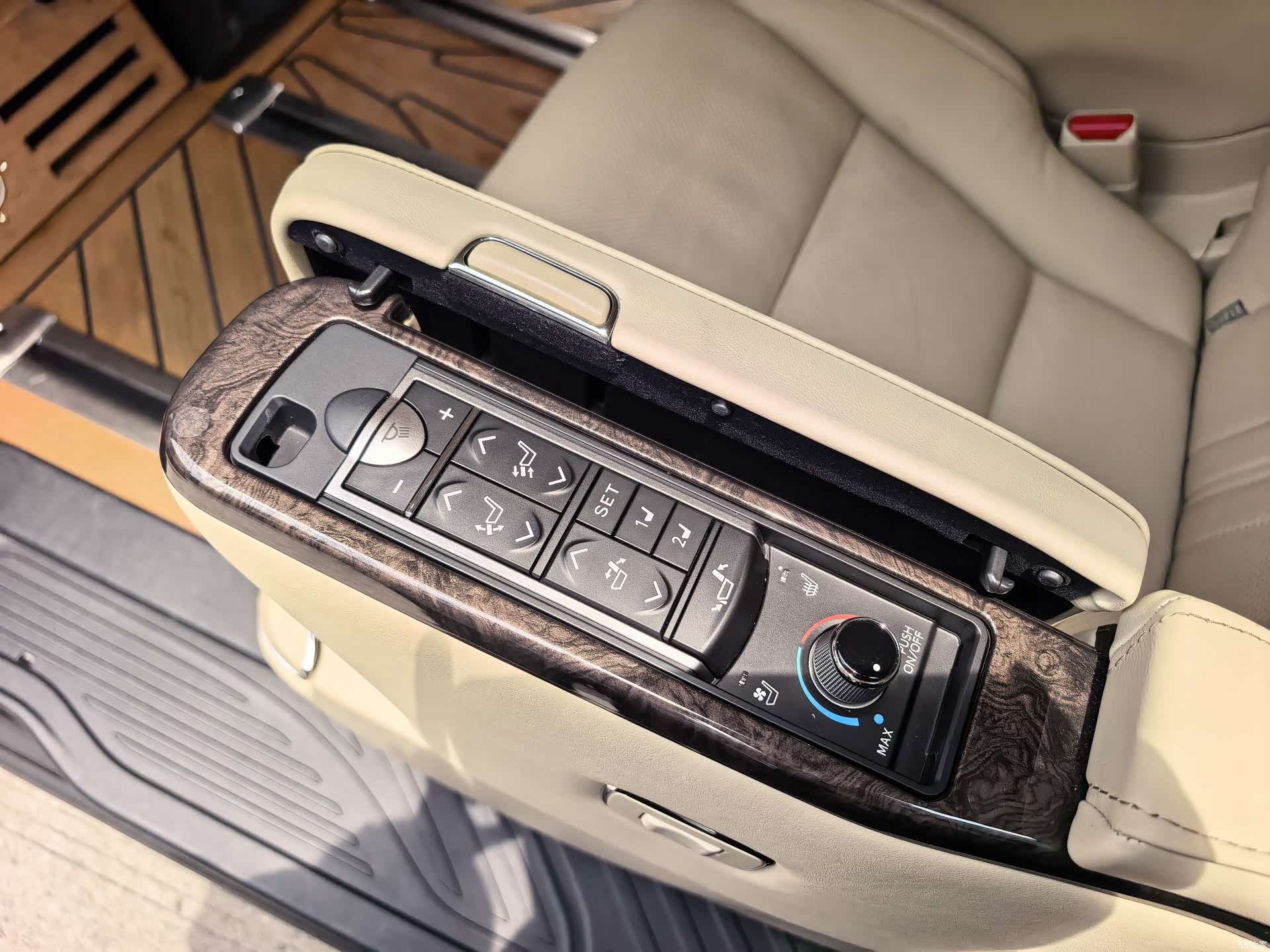 Toyota Vellfire, 2020 23