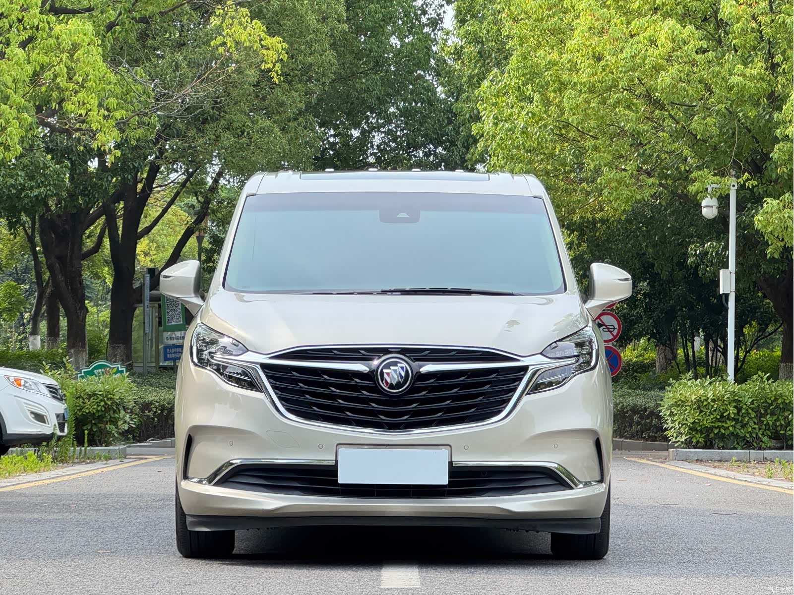 Buick GL8, 2021 2