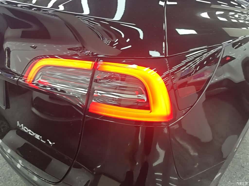 Tesla Model Y, 2022 8
