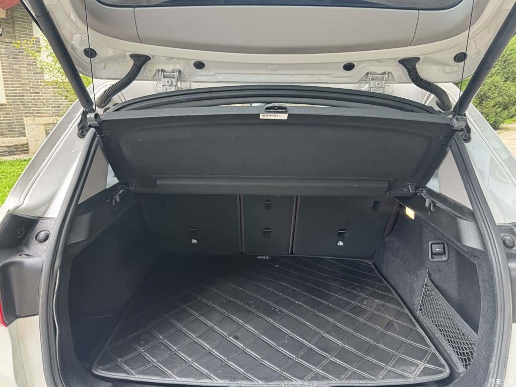 BMW X1, 2018 все фото