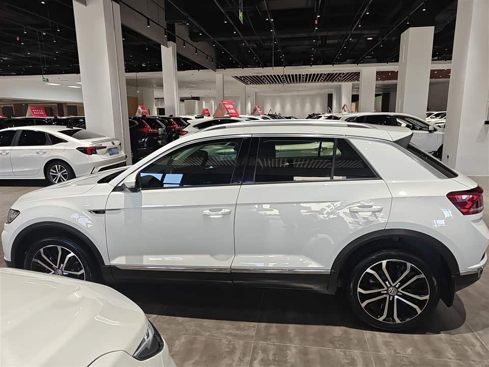 Volkswagen T-ROC exploring Songs