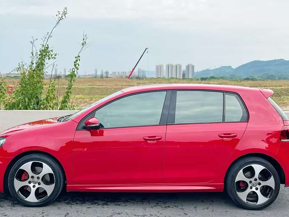 Volkswagen Golf GTI