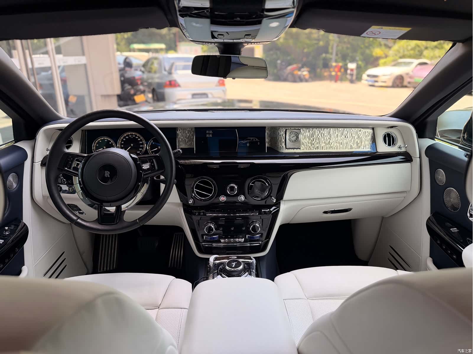 Rolls-Royce Phantom, 2020 12