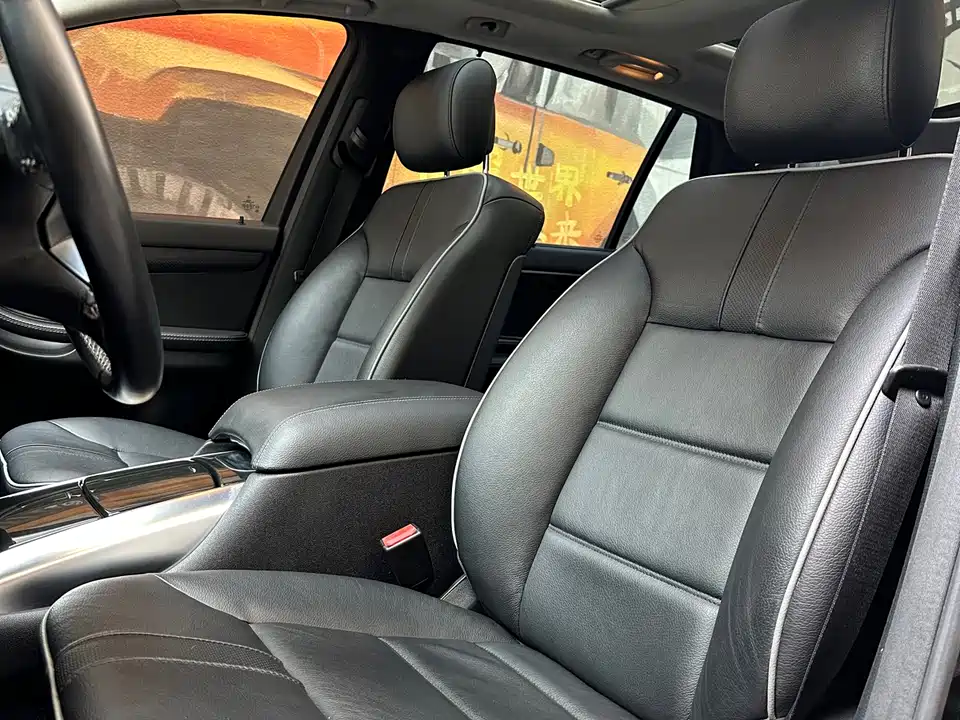Mercedes-Benz R-class