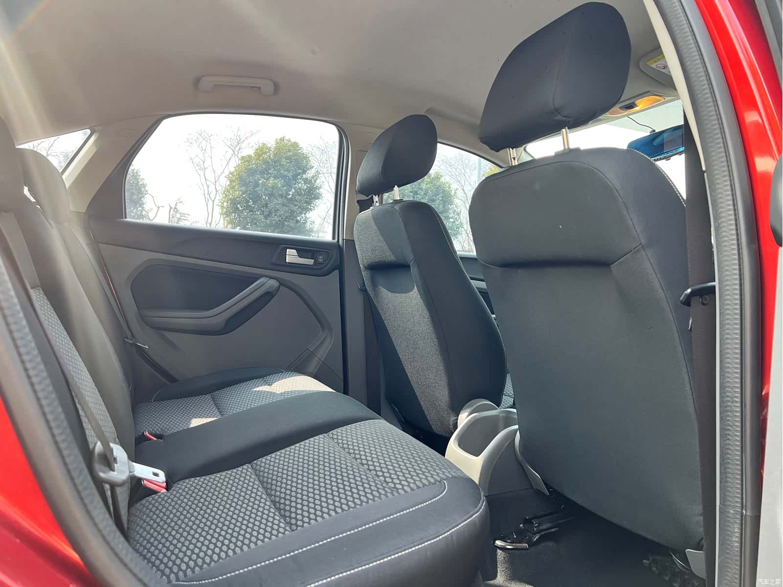 Ford Focus, 2015 12