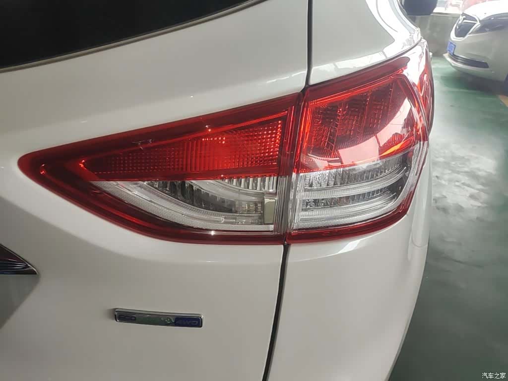 Ford Kuga, 2014 8