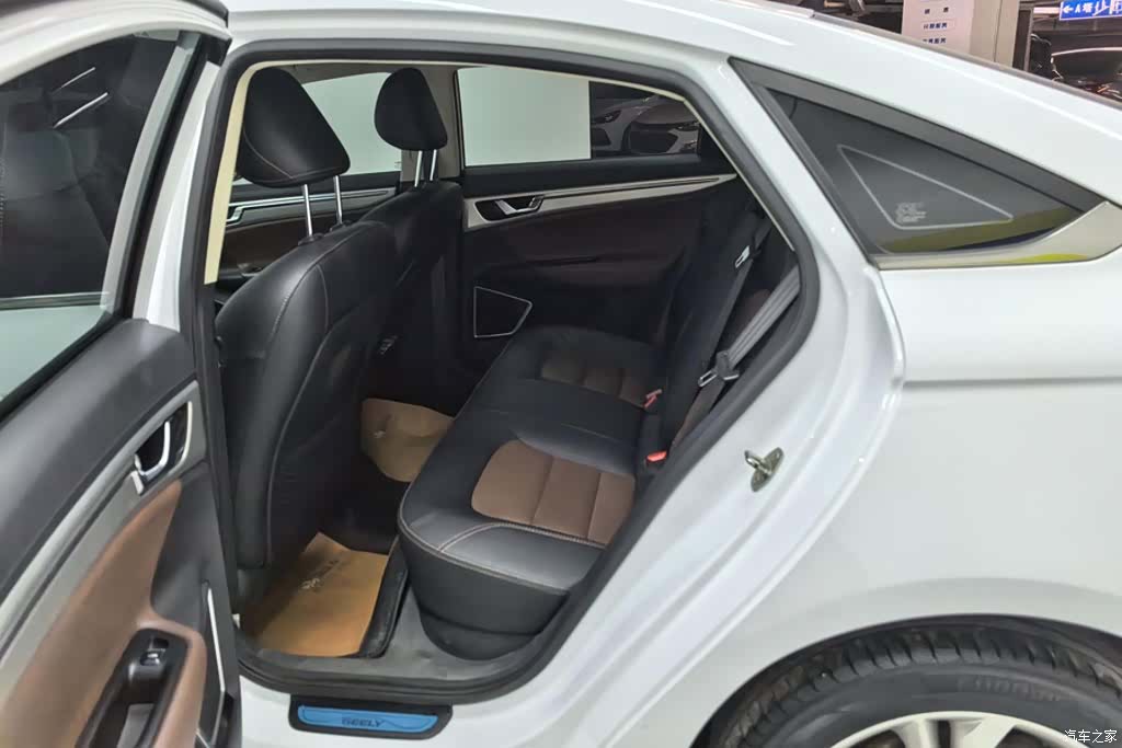Geely Emgrand, 2017 11