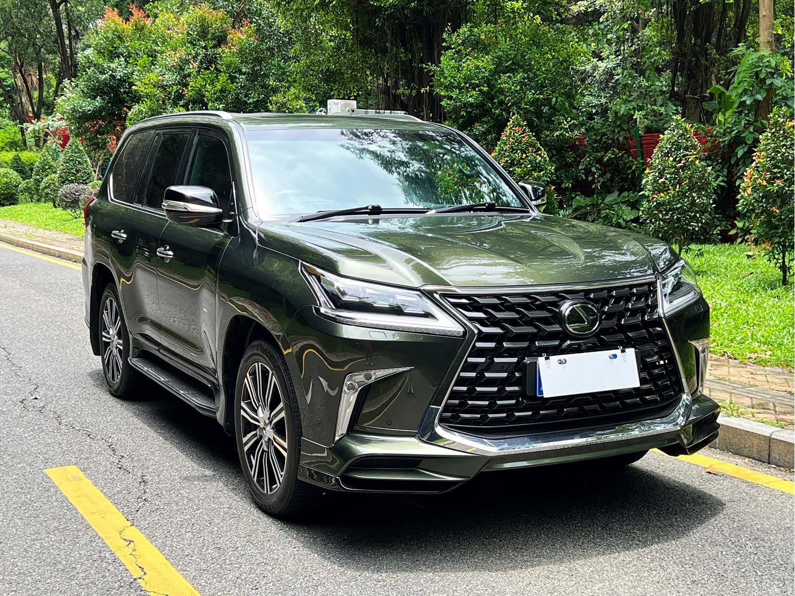 Lexus LX, 2022 3