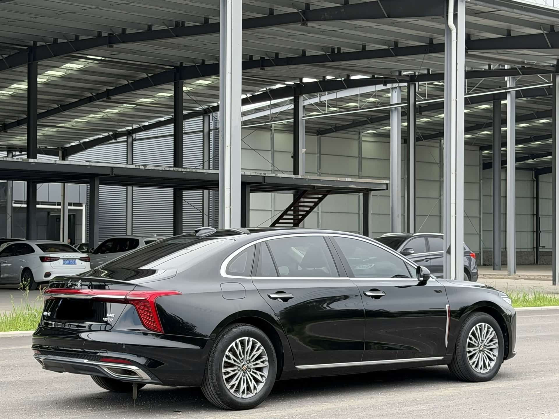 Hongqi H5, 2023 13