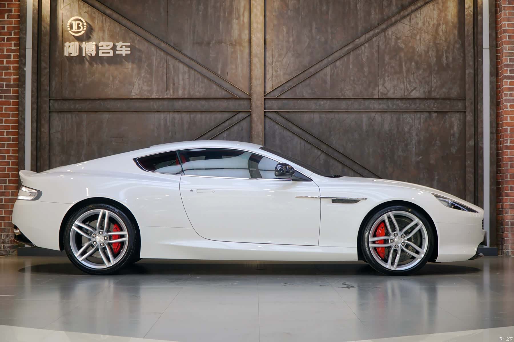 Aston Martin DB9, 2015 16