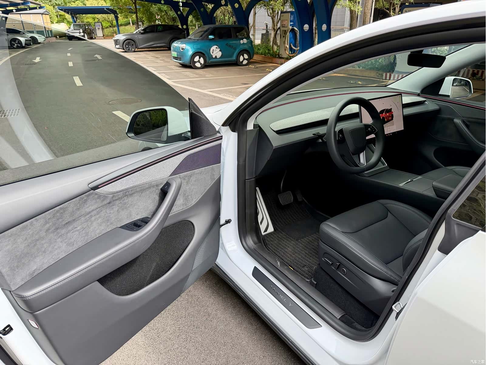 Tesla Model Y, 2025 7