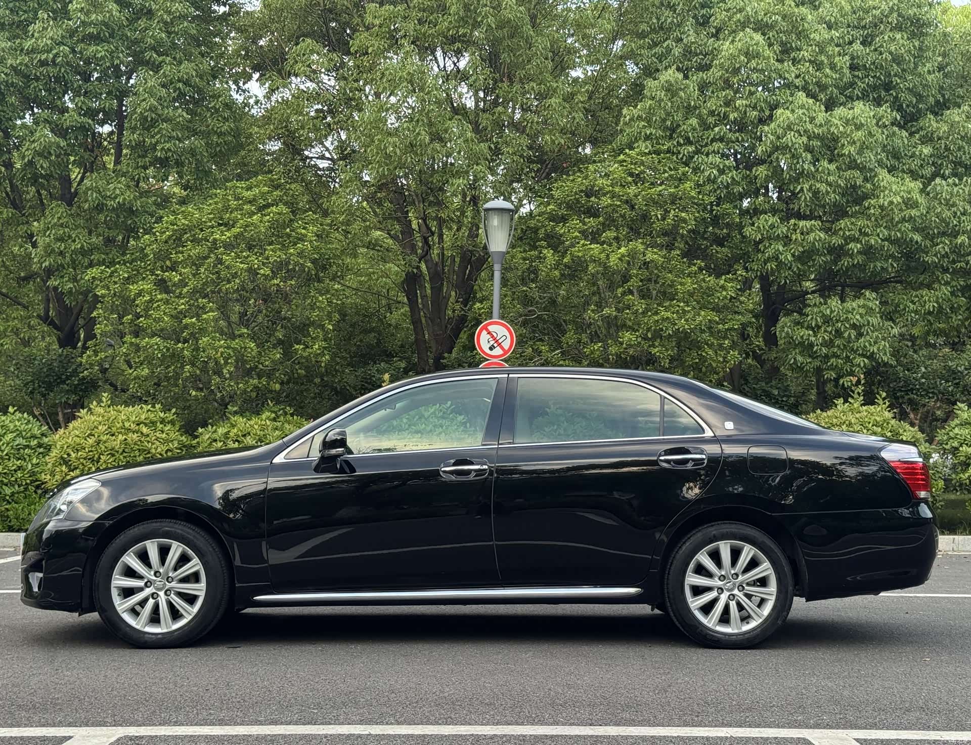 Toyota Crown, 2015 3