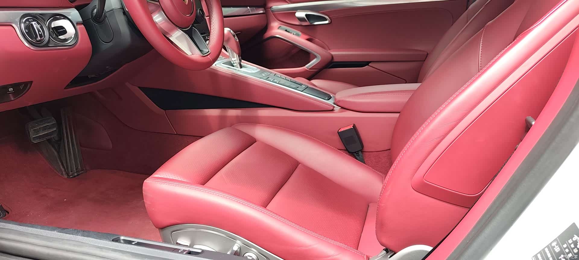 Porsche Cayman, 2019 11