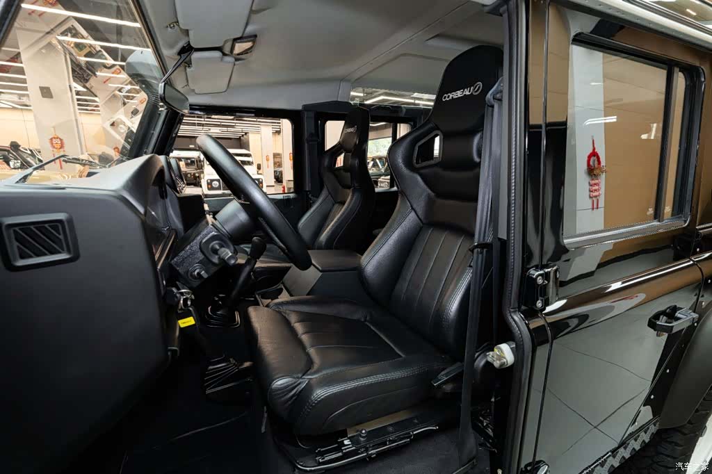 Land Rover Defender, 2008 6