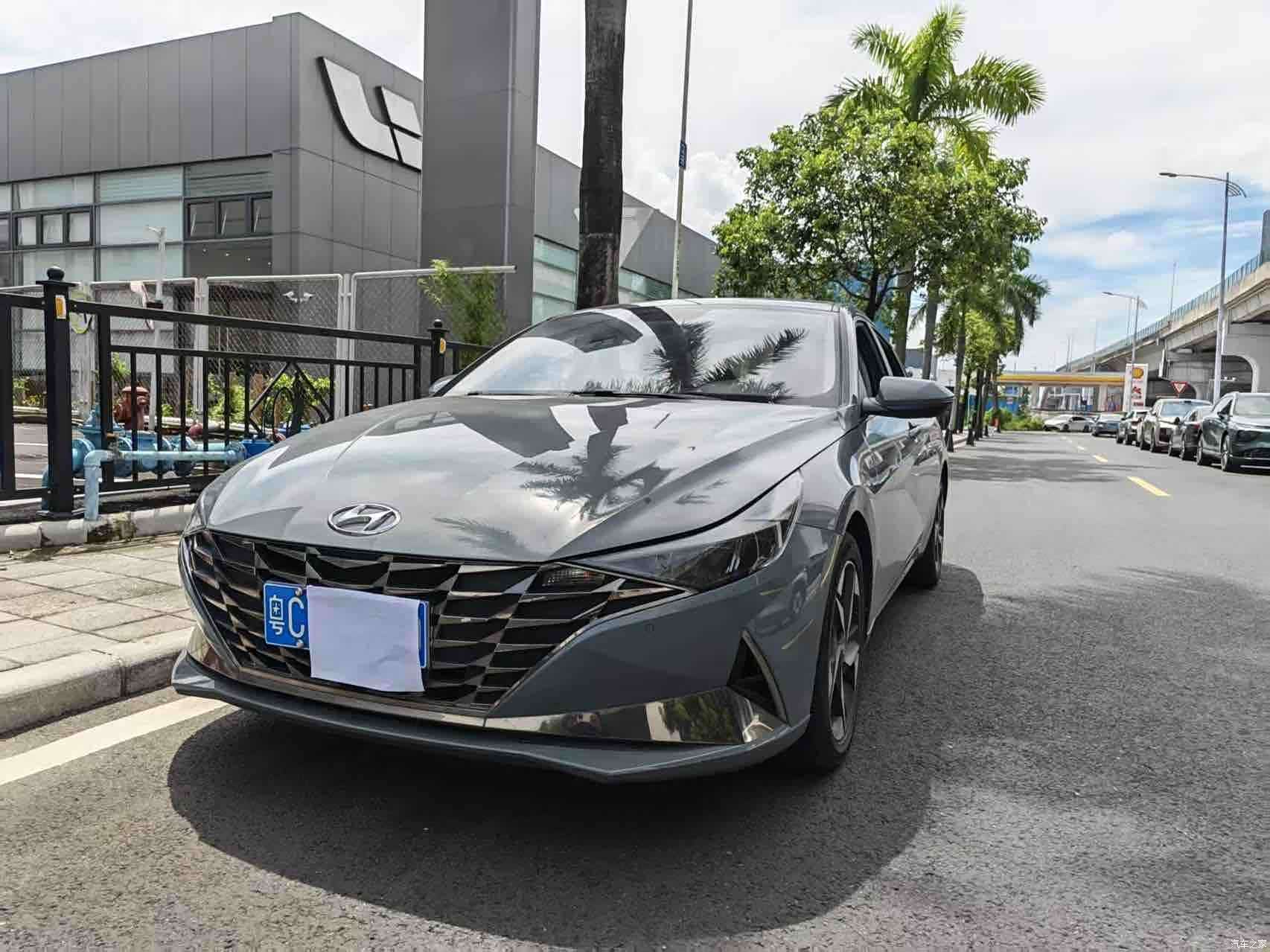 Hyundai Elantra, 2022 2