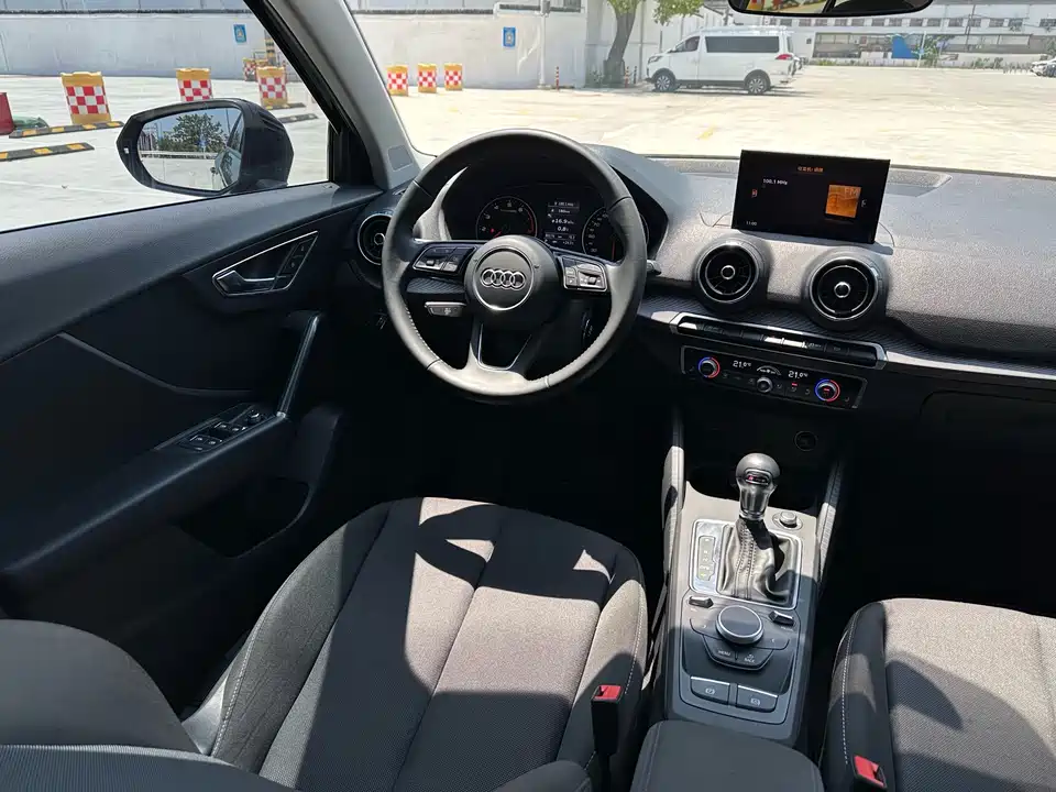 Audi Q2L