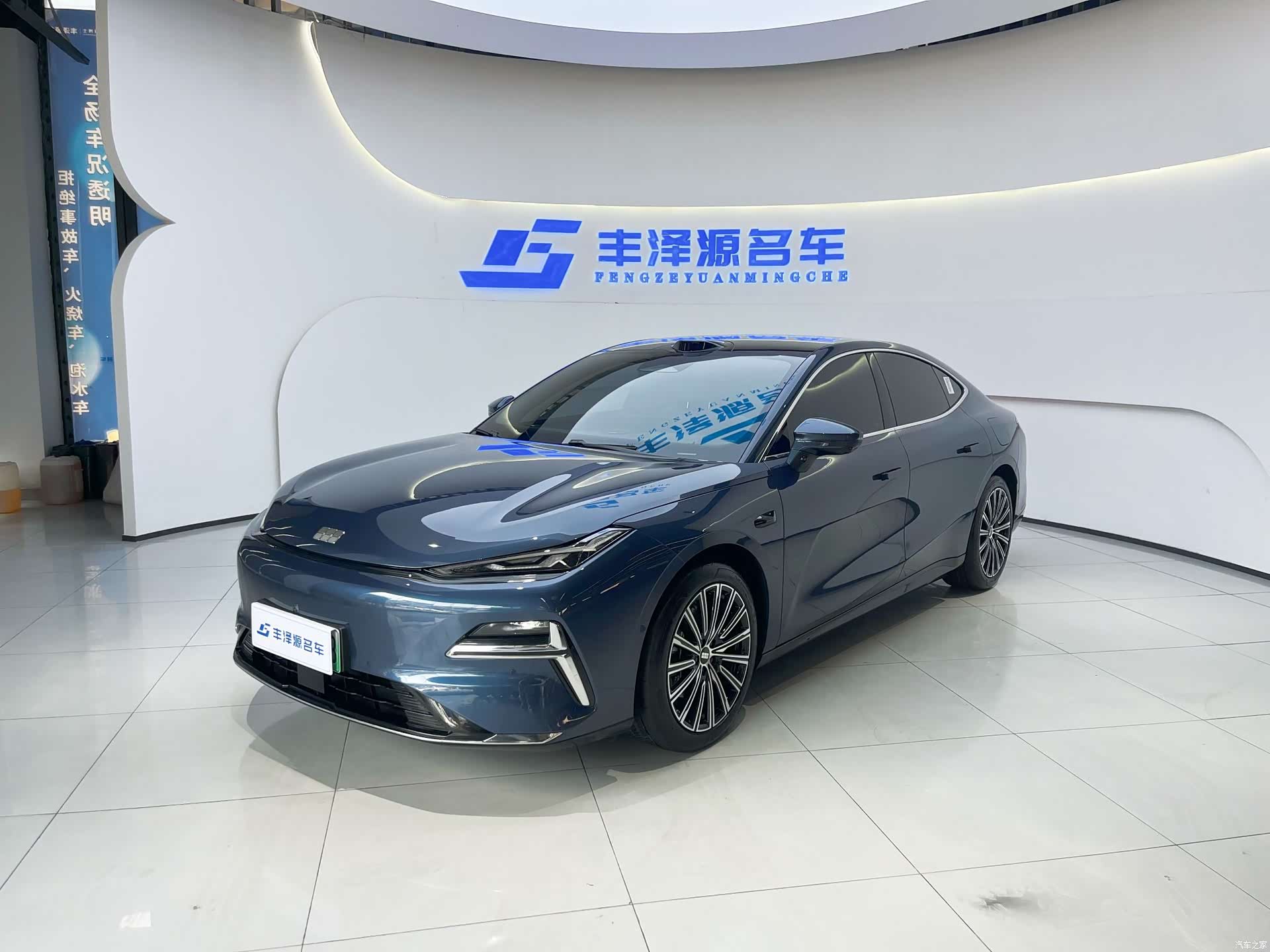 Geely 8, 2025 1
