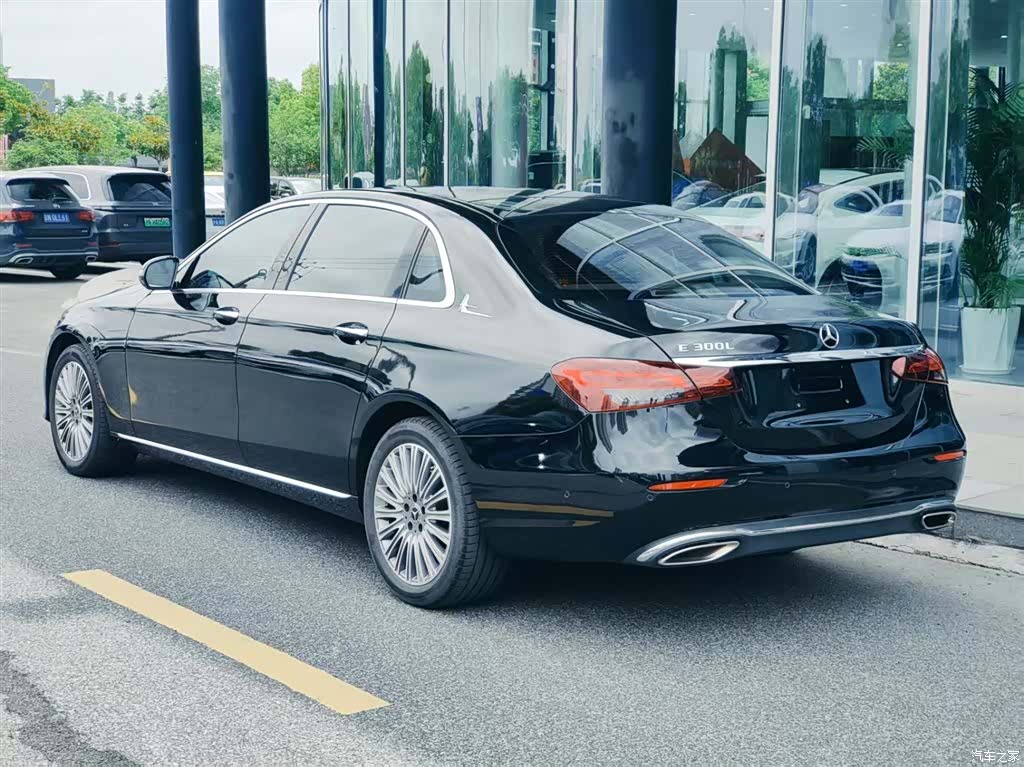 Mercedes-Benz E-Class, 2020 4