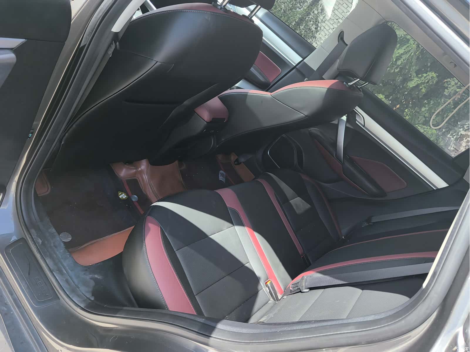 Geely Coolray, 2022 10