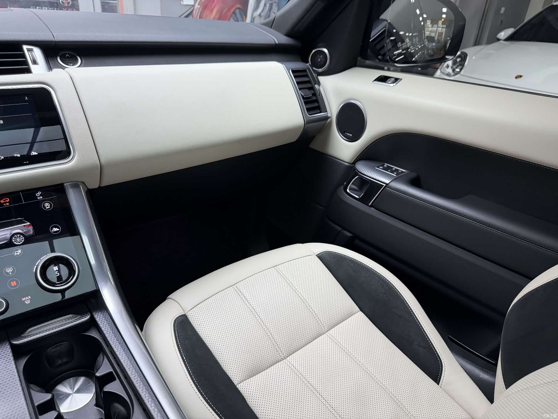 Land Rover Range Rover, 2019 16