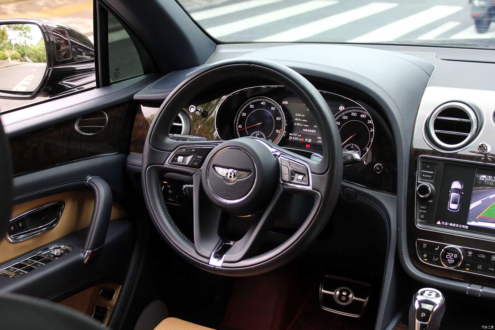 Bentley Bentayga, 2018 7