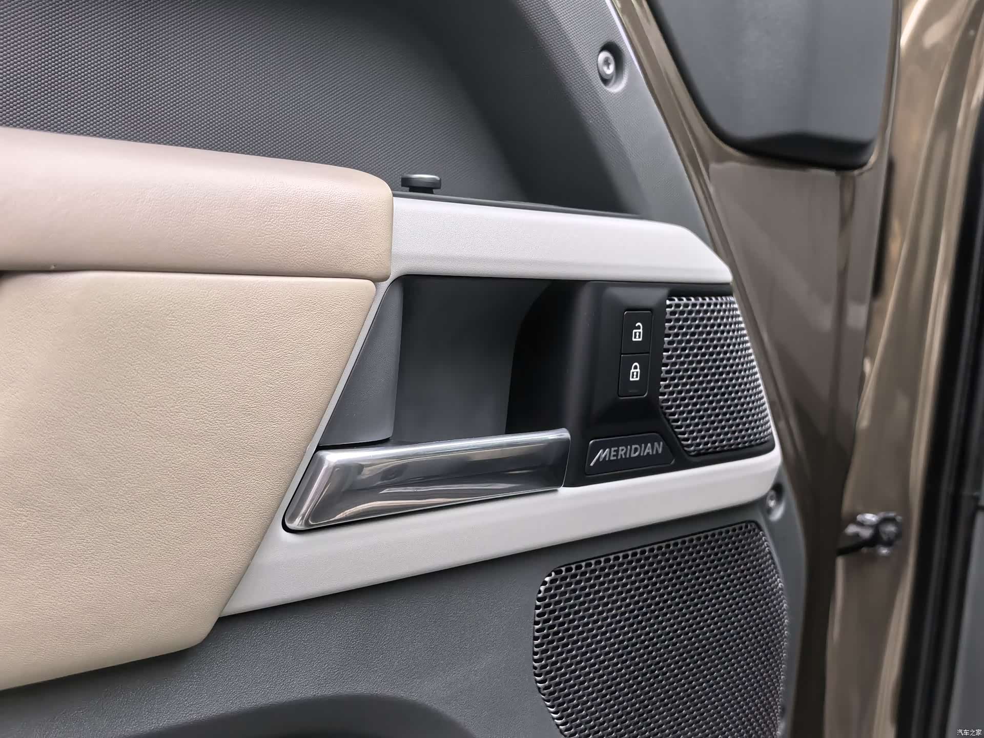 Land Rover Defender, 2020 10