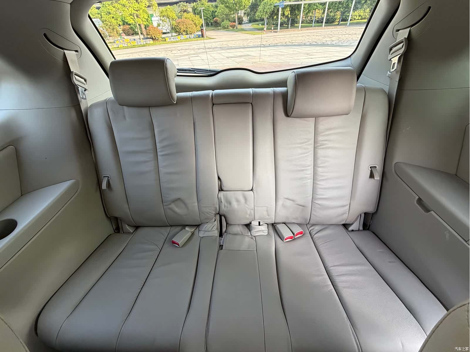 Mazda 8, 2015 7