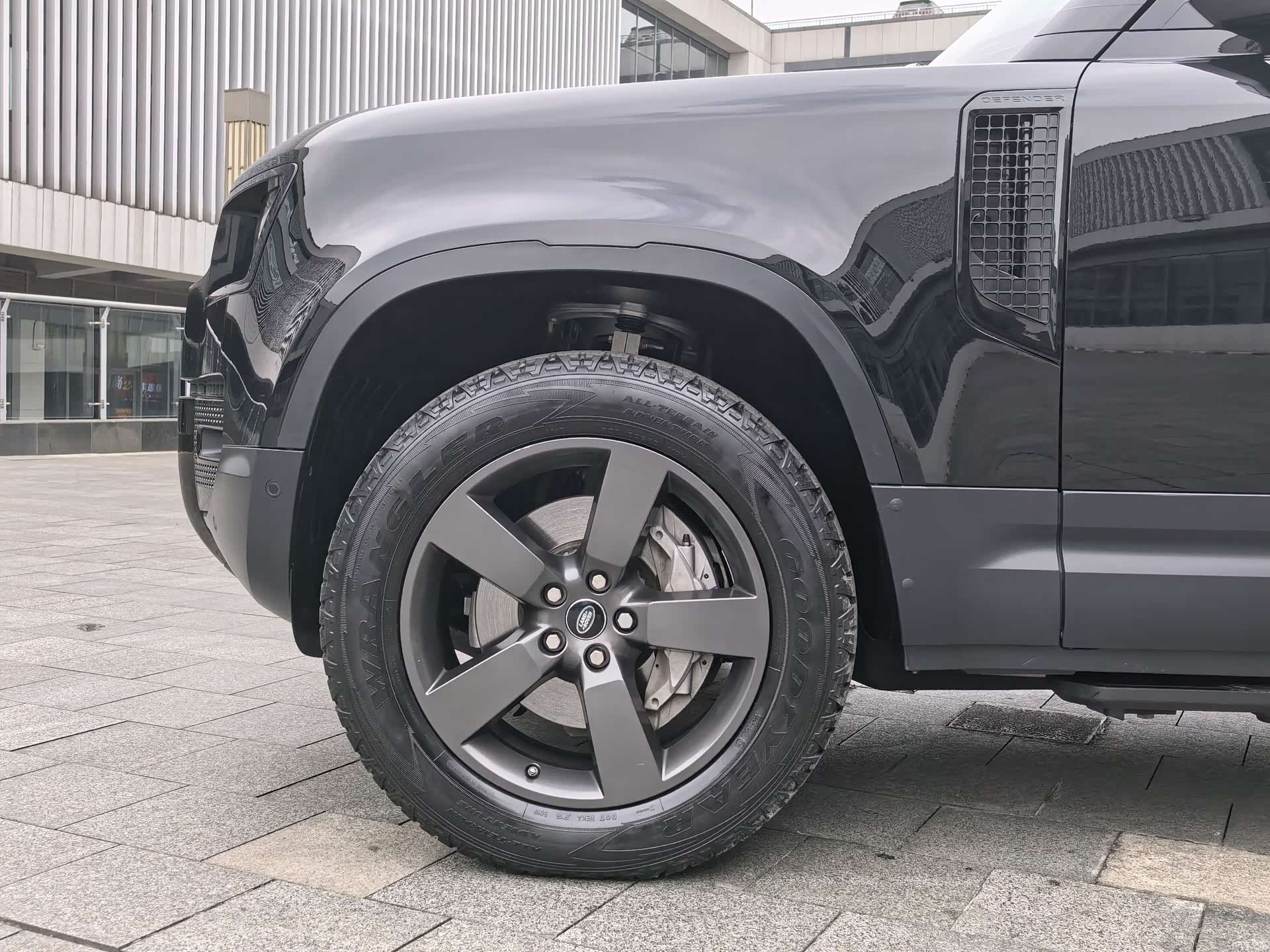 Land Rover Defender, 2020 16