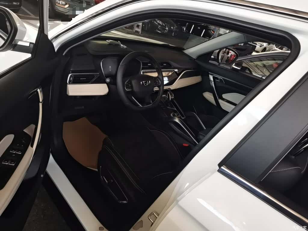 Geely Boyue, 2022 15