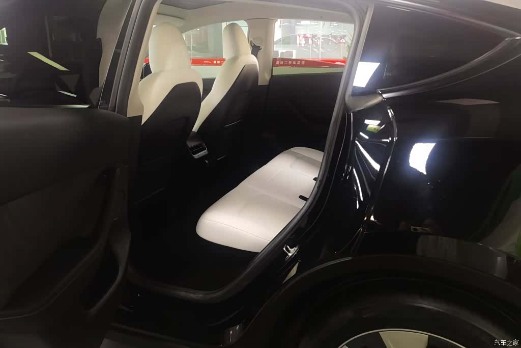 Tesla Model Y, 2022 11