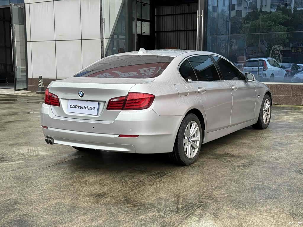 BMW 5 Series, 2011 15