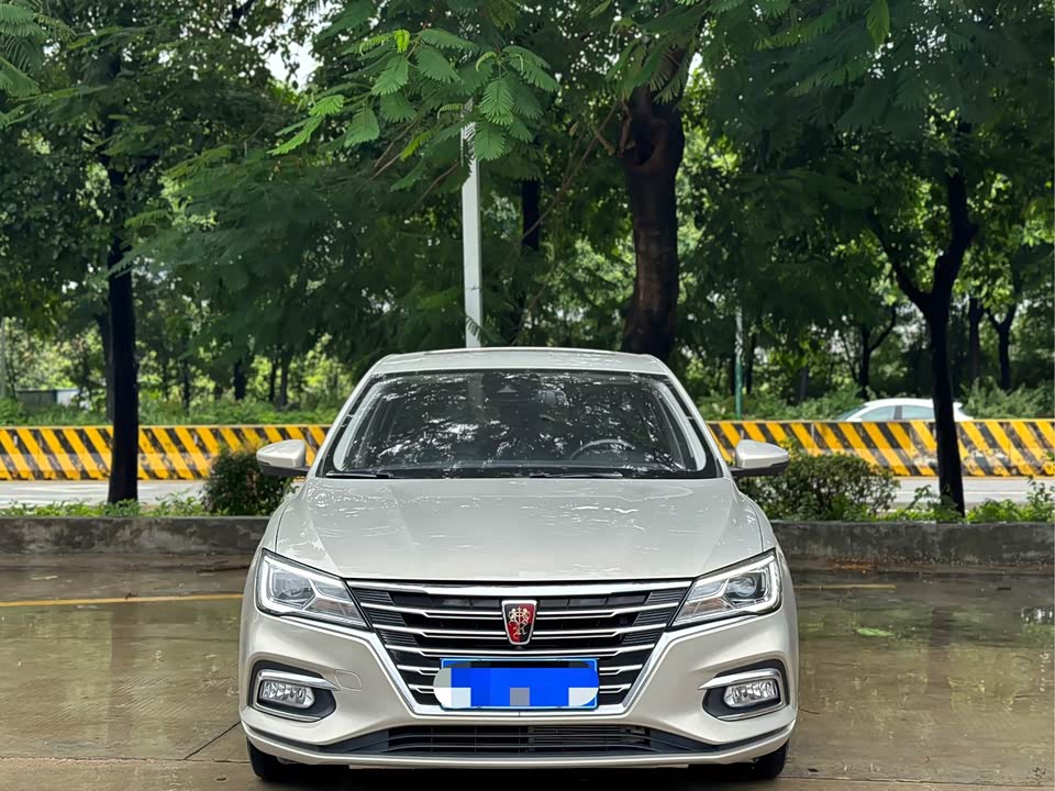 Roewe i5