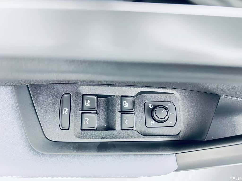 Volkswagen Lavida, 2026 13