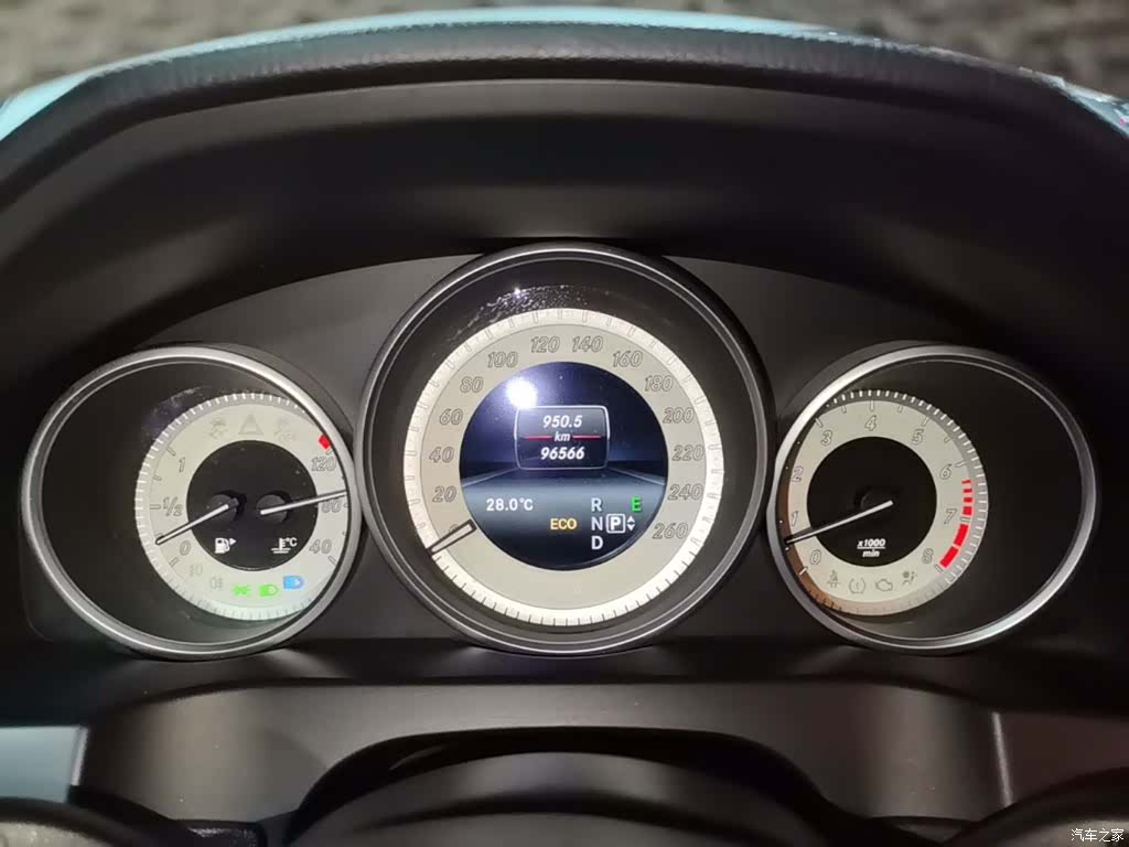 Mercedes-Benz E-Class, 2016 12