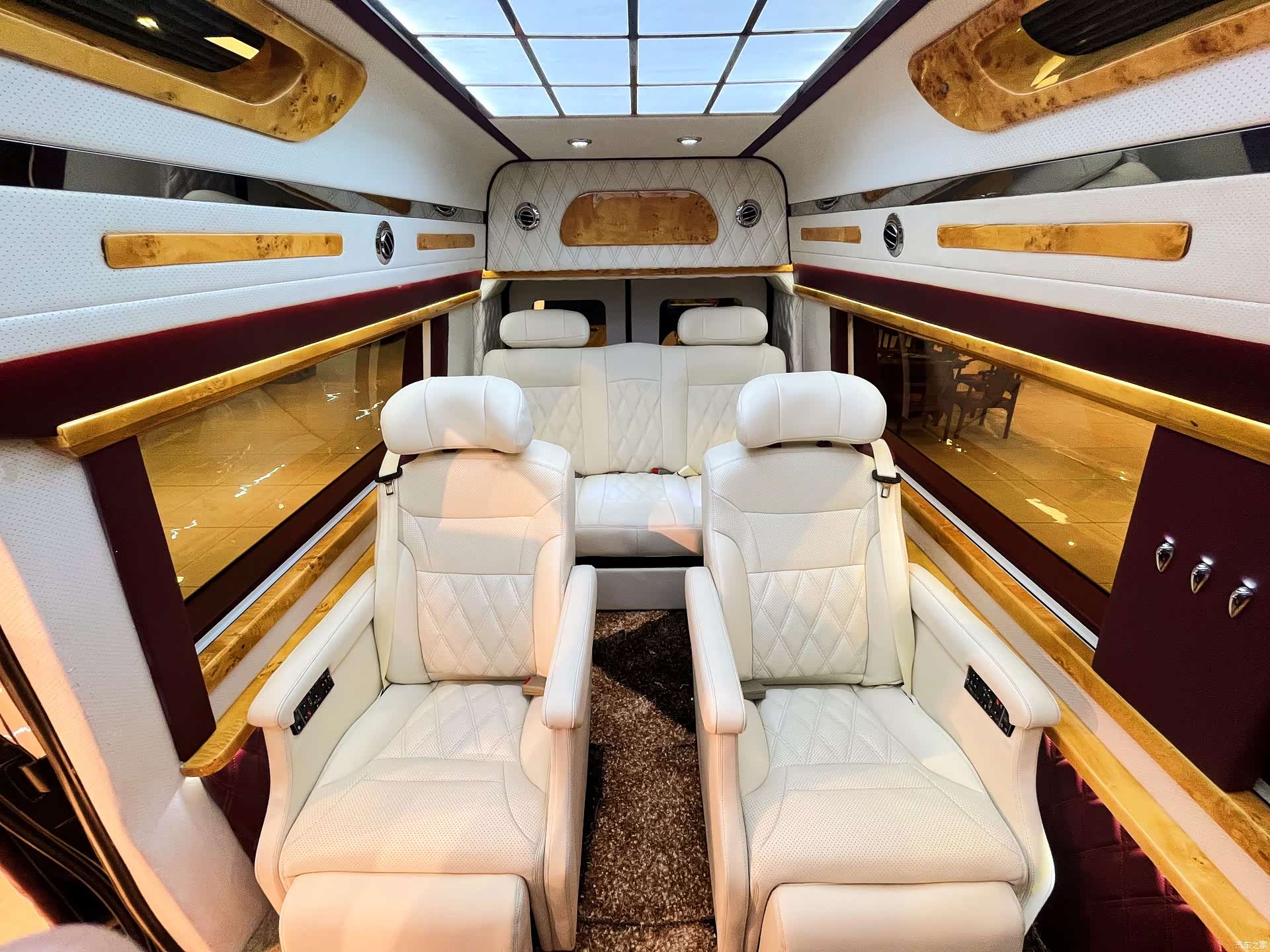 Ford E350, 2016 23