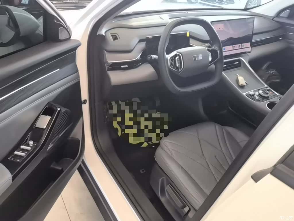 Geely Galaxy L6, 2025 16