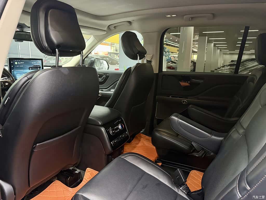 Lincoln Aviator, 2021 13