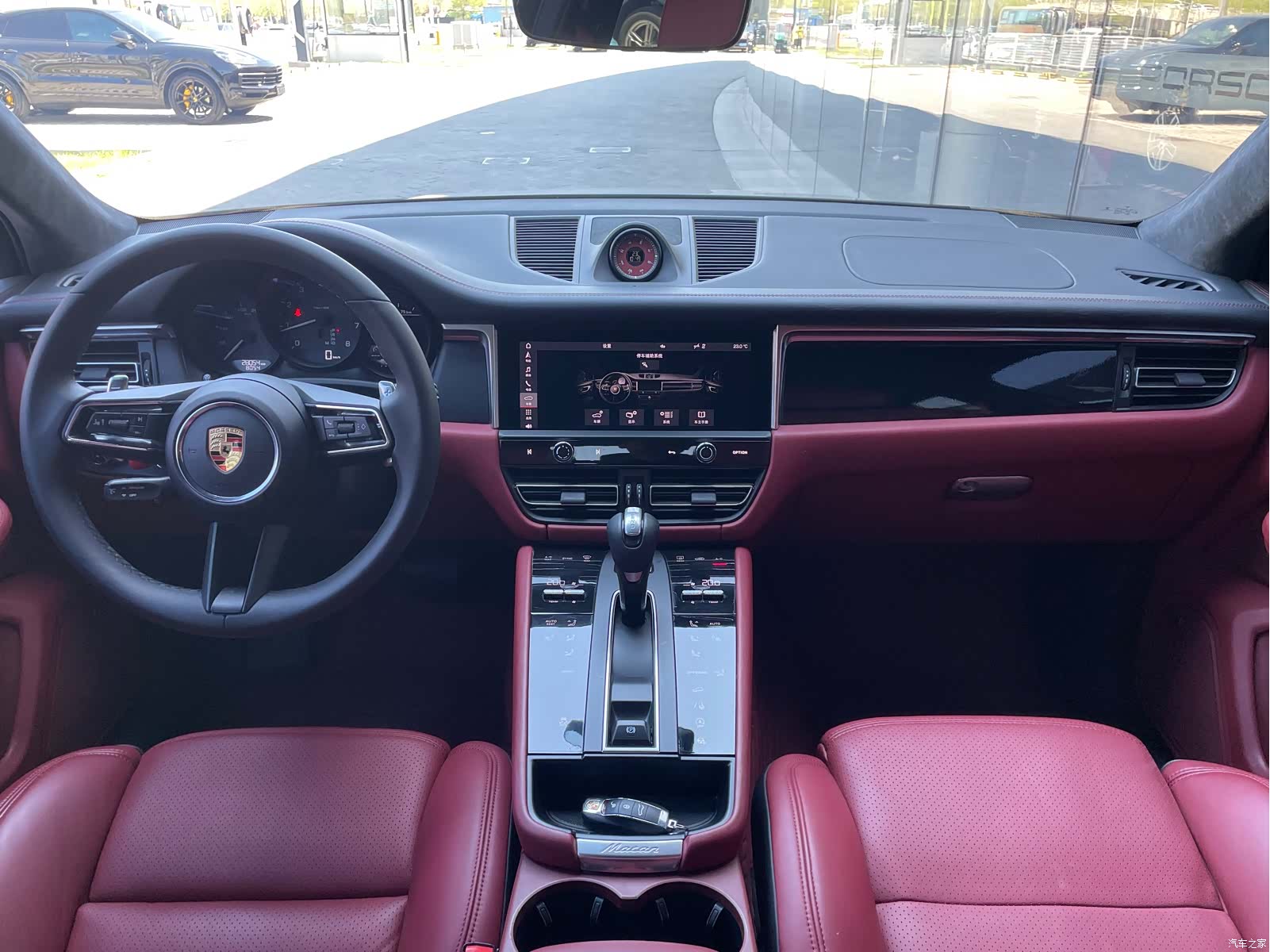 Porsche Macan, 2023 10