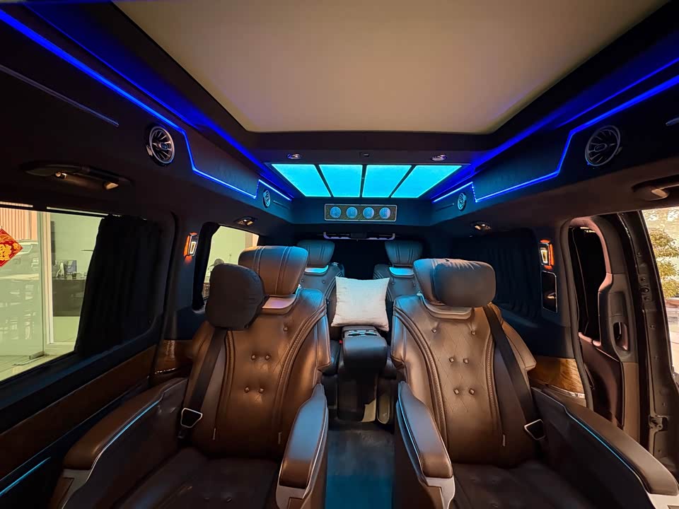 Mercedes-Benz V-class