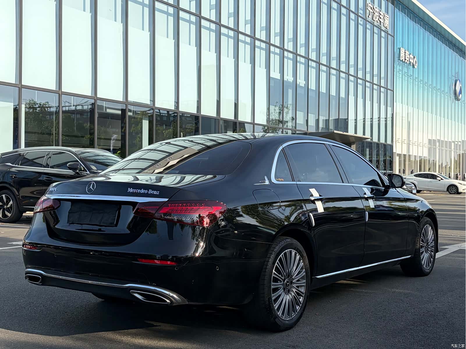 Mercedes-Benz E-Class, 2023 18