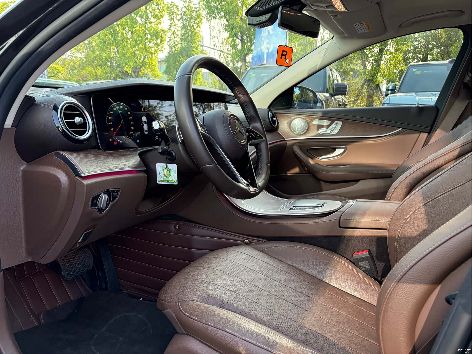 Mercedes-Benz E-Class, 2023 4