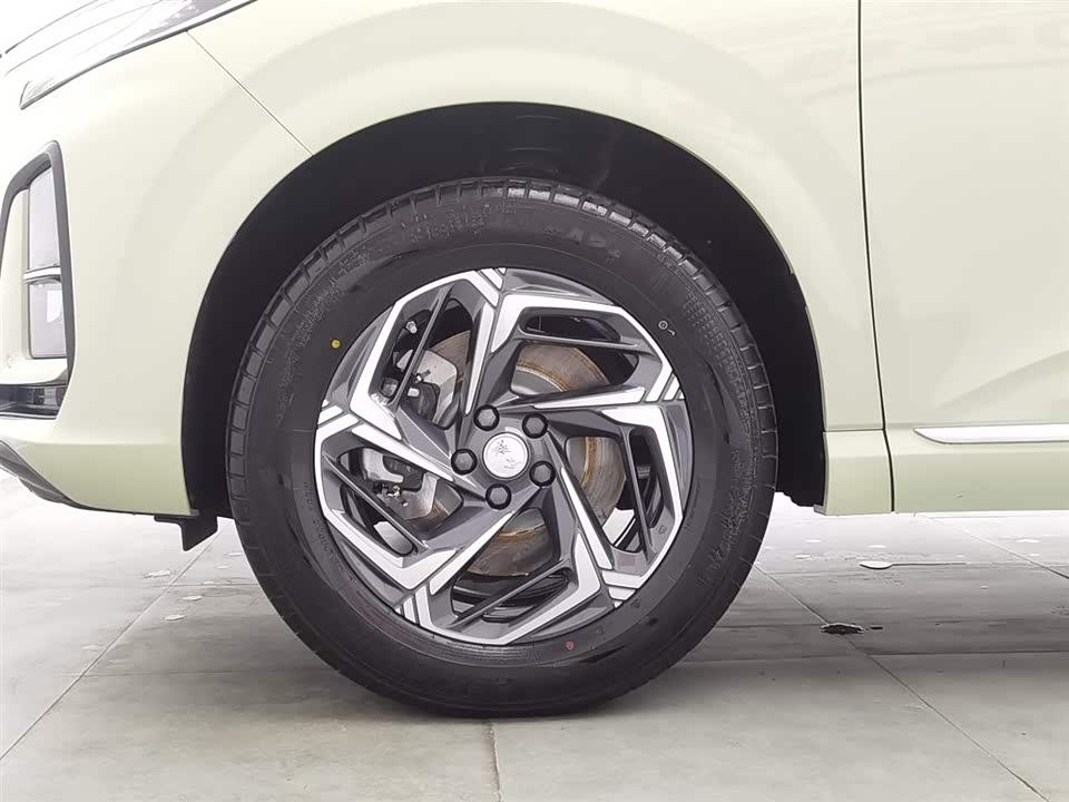 Hongqi HS3