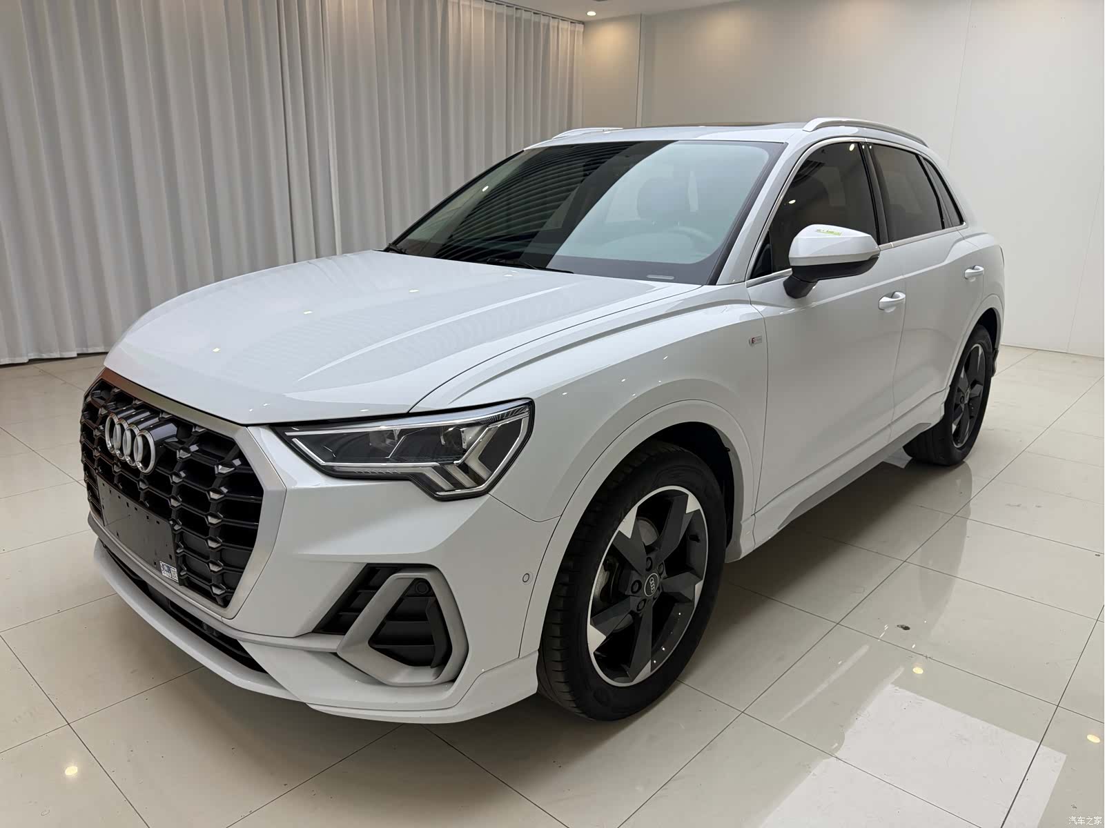 Audi Q3, 2022 1