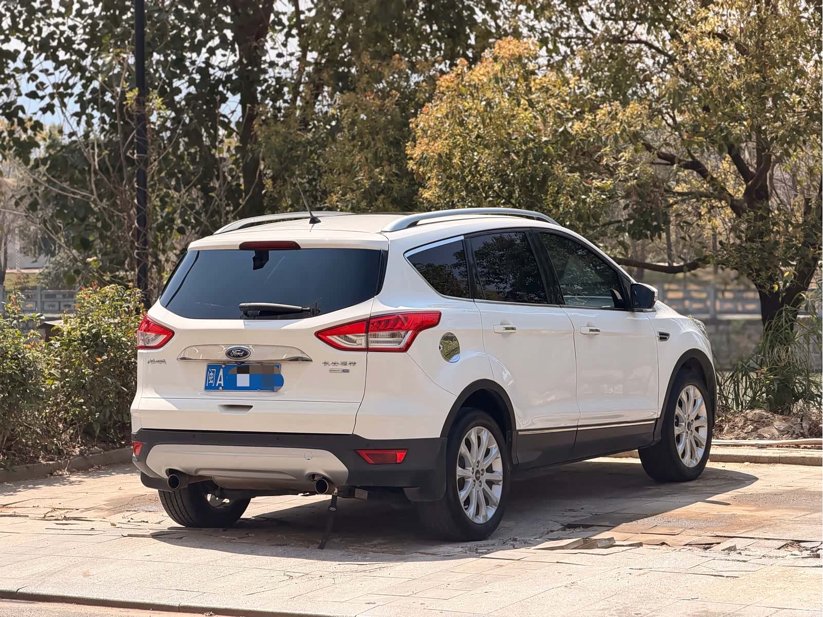 Ford Kuga, 2014 4