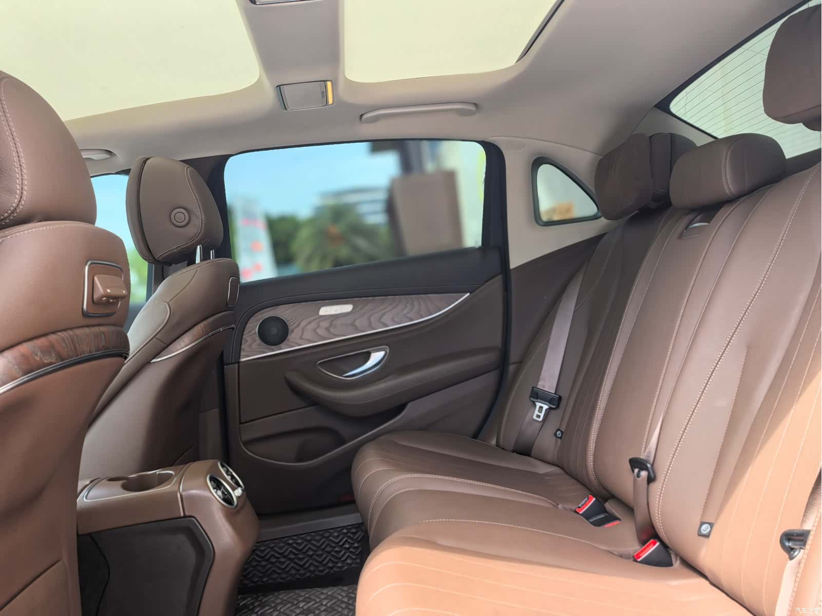 Mercedes-Benz E-Class, 2020 11