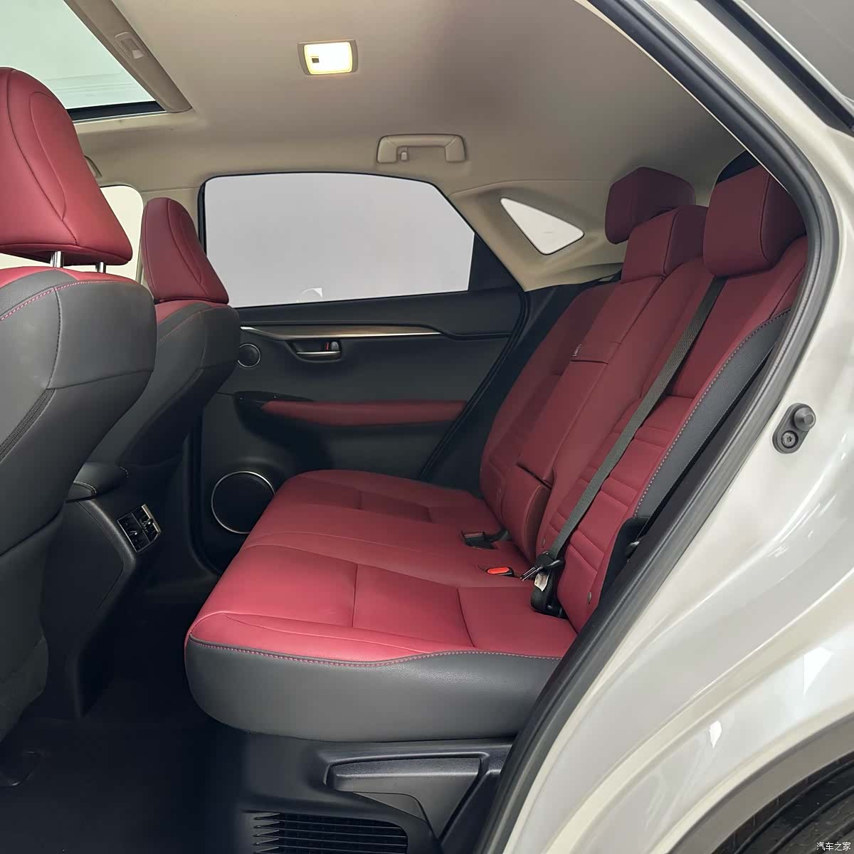 Lexus NX, 2021 8