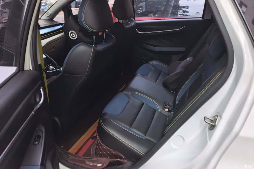 Geely EX3, 2022 11