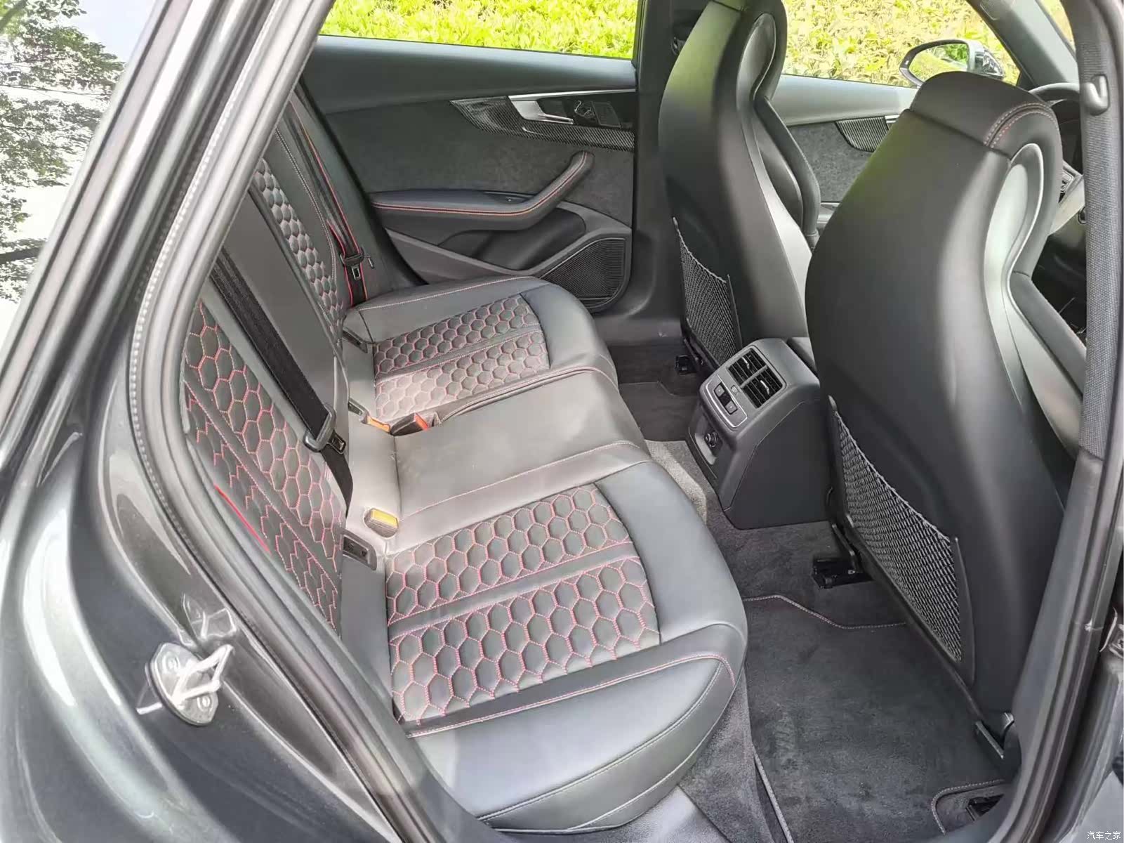 Audi RS4, 2023 6